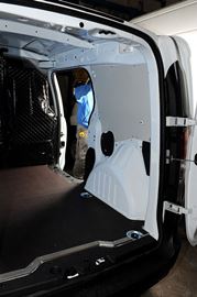 7_Podjetje Syncro Slovenia preobrazi majhno vozilo Dokker Dacia v potujočo delavnico
